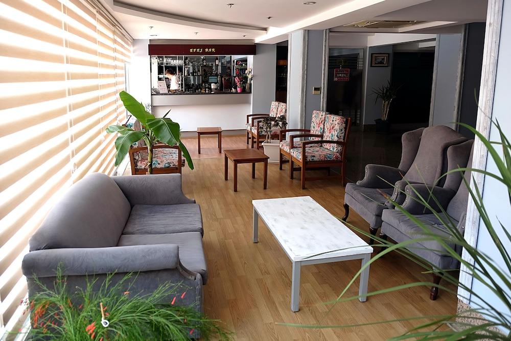 Duqqan Deluxe Hotel คูซาดาซี ภายนอก รูปภาพ