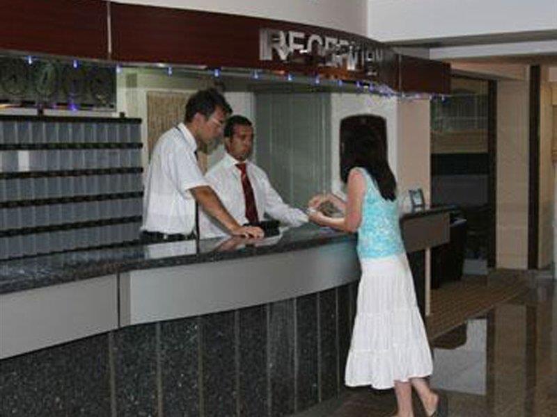 Duqqan Deluxe Hotel คูซาดาซี ภายนอก รูปภาพ